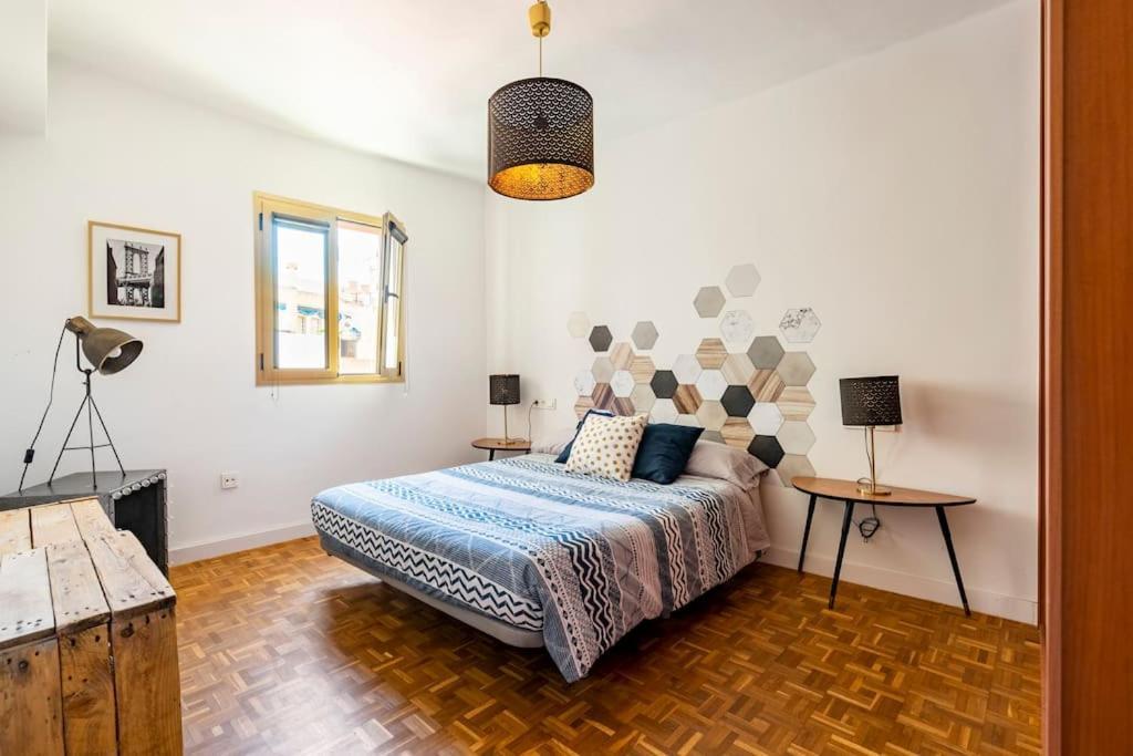 דירות אלמריה Lifehouse Cathedral * Free Parking* Superiorwifi* מראה חיצוני תמונה